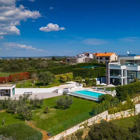 וילה Luxury Ps Deluxe In Pula For 8 Persons With 60 M2 Heated Pool, Wellness & Sea View Vintijan