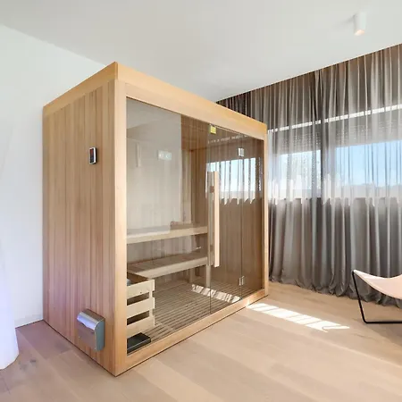 别墅 Luxury Ps Deluxe In Pula For 8 Persons With 60 M2 Heated Pool, Wellness & Sea View *