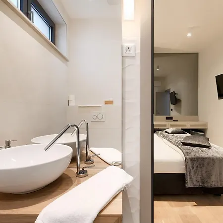 Luxury Ps Deluxe In Pula For 8 Persons With 60 M2 Heated Pool, Wellness & Sea View Vintijan