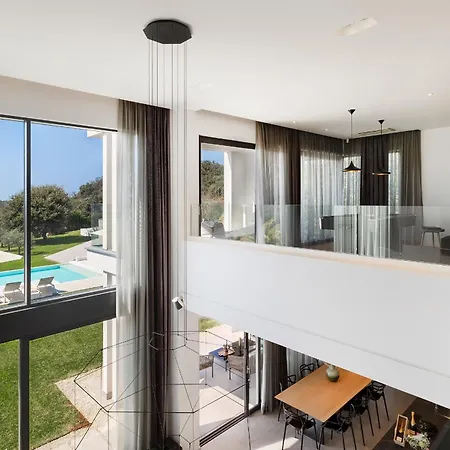 Luxury Ps Deluxe In Pula For 8 Persons With 60 M2 Heated Pool, Wellness & Sea View