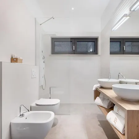 Luxury Ps Deluxe In Pula For 8 Persons With 60 M2 Heated Pool, Wellness & Sea View