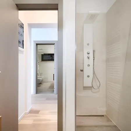 别墅 Luxury Ps Deluxe In Pula For 8 Persons With 60 M2 Heated Pool, Wellness & Sea View