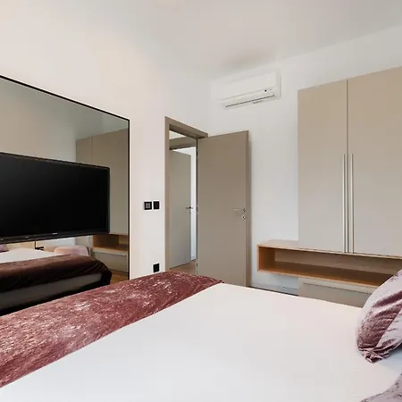 Luxury Ps Deluxe In Pula For 8 Persons With 60 M2 Heated Pool, Wellness & Sea View * Vintijan