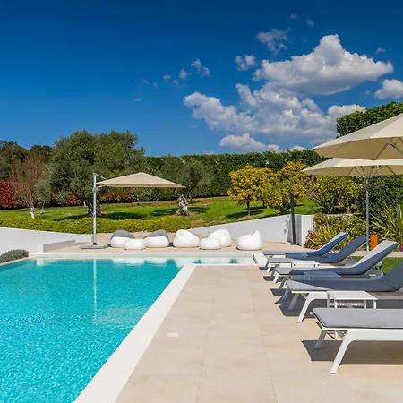 Villa Luxury Ps Deluxe In Pula For 8 Persons With 60 M2 Heated Pool, Wellness & Sea View Vintijan
